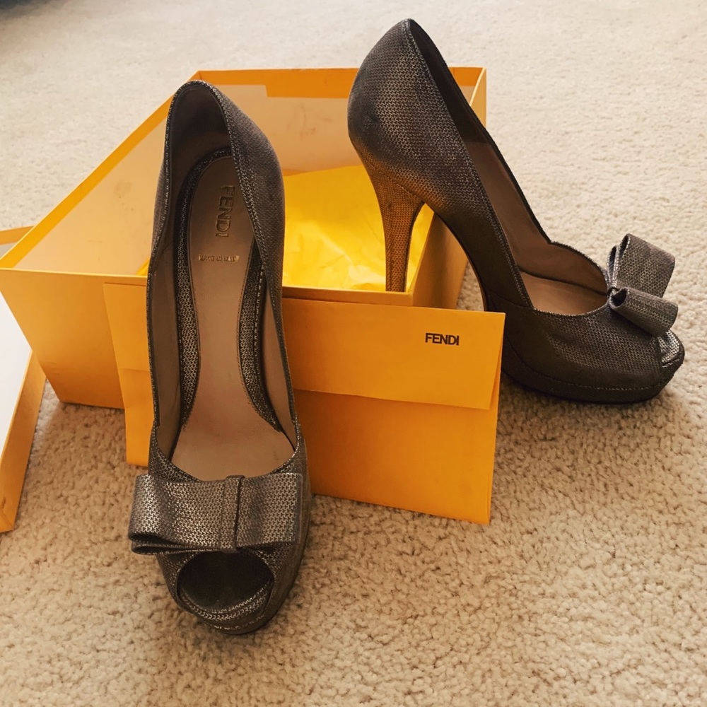 FENDI SHOES - Picture 2 of 6